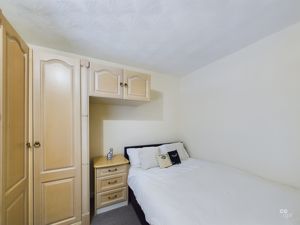 bed 4 - click for photo gallery